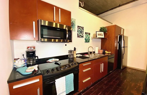 Downtown St. Louis Apartment | Downtown STL Lovely Loft w/Pool/Free Breakfast/Free Parking