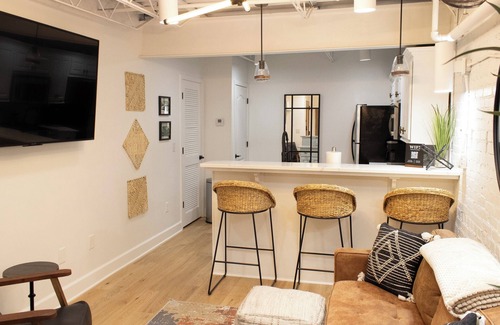 Tuscaloosa Condo | Downtown Tuscaloosa Loft, walking distance to UA/Stadium/Bars/Restaurants