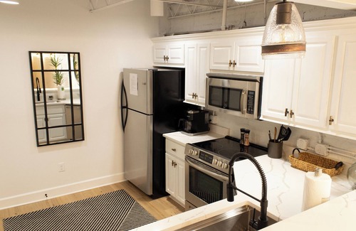 Tuscaloosa Condo | Downtown Tuscaloosa Loft, walking distance to UA/Stadium/Bars/Restaurants