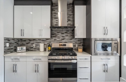 Southwest Calgary House | Downtown views across from Stampede Park!