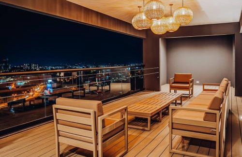 San Jose Apartment | Downtown Vista Near the Airport