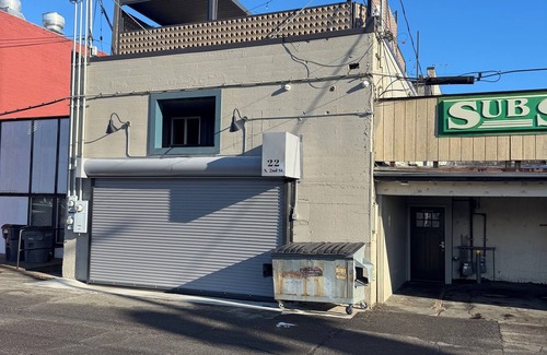 Brownstown Apartment | Downtown Yakima 2-Bedroom apartment on 2nd floor of The Hittle Building