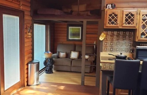 White Hall Apartment | Dragon In My Cabin By The Pool Jacuzzi and Sauna