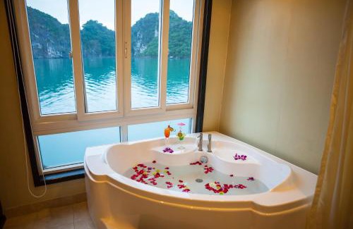 Hon Gai Boat Rental | Dragon Legend Cruise