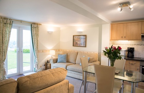 Dartmouth Apartment | Drake Apartment-Standard - 1 Bed - River view