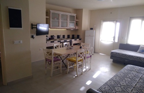 Exo Gialos Apartment | Drakkar House 3