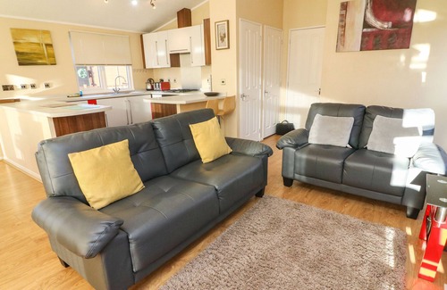 Yealand Conyers Cottage | DREAM CATCHER LODGE, family friendly, with hot tub in Carnforth