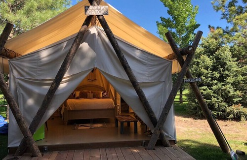 Palisades RV Rental | Dream Catcher Valley Village Luxury glamping tent