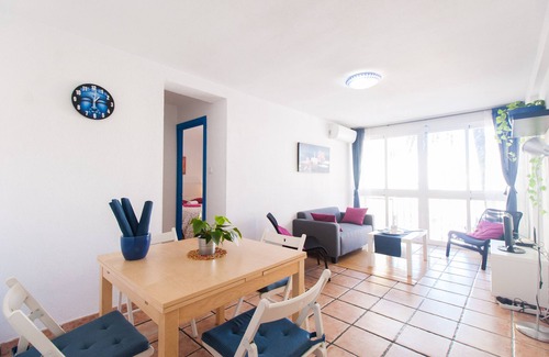 25 Anos de Paz Apartment | Dream in Blue, Magnificent 2 bedroom apartment 4 pers at 250 meters from the beach