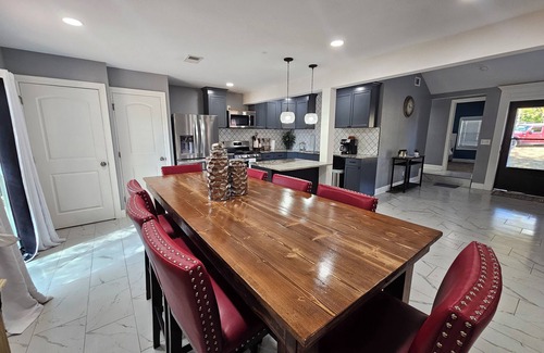 Independence House | DREAM RANCH 1111 KC