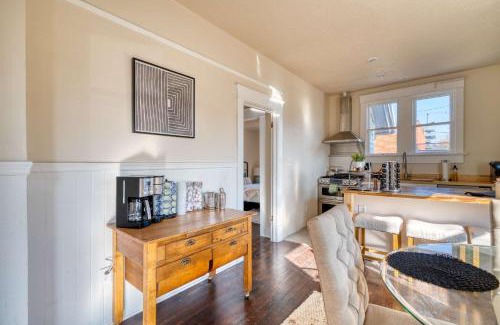 Kerns House | Dream Two-Bedroom in Laurelhurst - 97 WalkScore