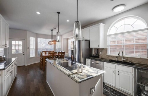 Plano House | Dream Vacay in Central Plano - Pool & Grill