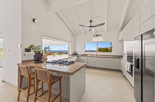 Marie Pampoen Villa | Dream View Villa: Private Pool & Sea Views!