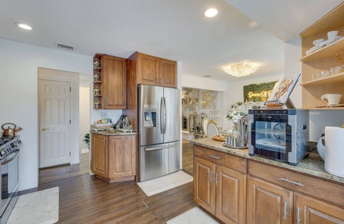 Lake Grove Cottage | 'dreams of Paradise' Luxury Home w/Pool!