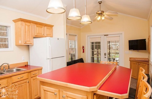 Maryland Cottage | Dreams Park/All Star Getaway! Cottage #2- Old World Village