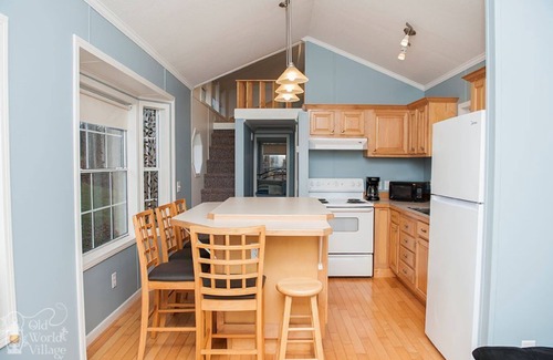 Maryland Cottage | Dreams Park/All Star Getaway! Cottage #3- Old World Village