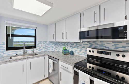 Daytona Beach Shores Condo | Dreamy Beach 2/2 condo with Ocean & River Views awaits!