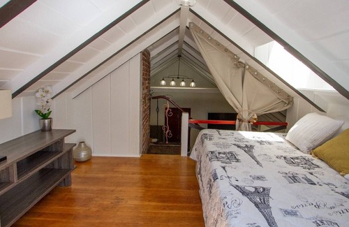 North Hollywood Villa | Dreamy Farmhouse in Studio City