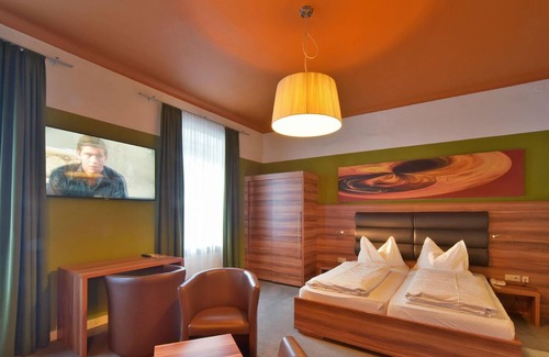 Spittal an der Drau House | Dreibettzimmer mit Dusche Oder Bad/wc - Hotel Ertl