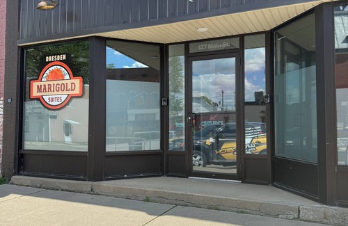 Rodney Apartment | Dresden Marigold suites- Suite 2