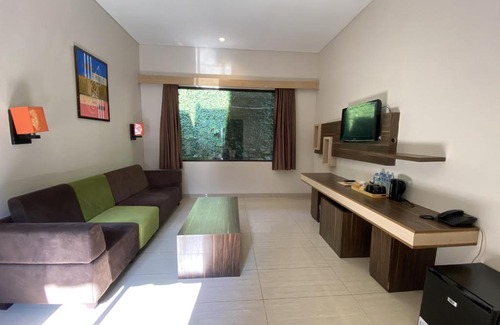 Pasirjambu Hotel | Driam Riverside Resort