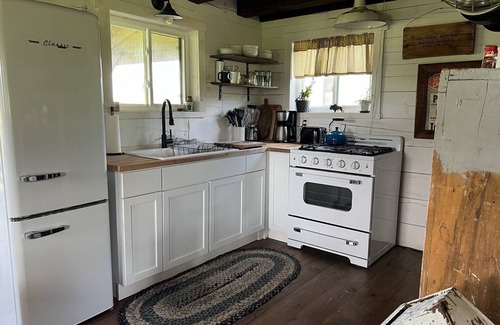 Kickapoo Cabin | Driftless Log Cabin w/Kickapoo Valley View