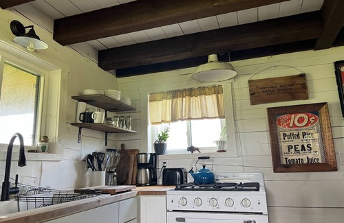 Kickapoo Cabin | Driftless Log Cabin w/Kickapoo Valley View