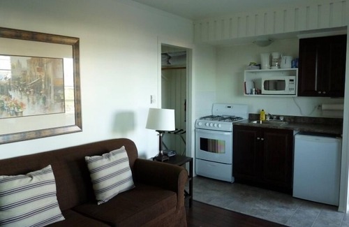 Campbell River Cottage | Driftwood by the Sea Inn and RV Resort