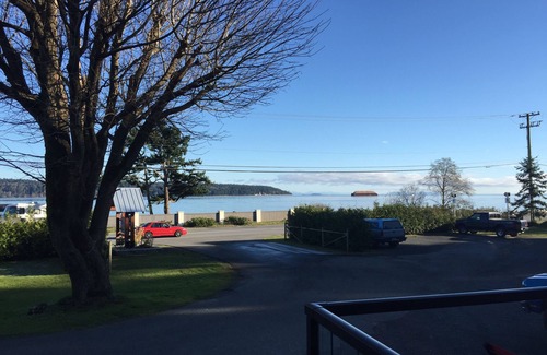 Campbell River Cottage | Driftwood by the Sea Inn and RV Resort