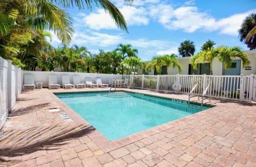 Holmes Beach Hotel | Driftwood Villas at Anna Maria Island Inn