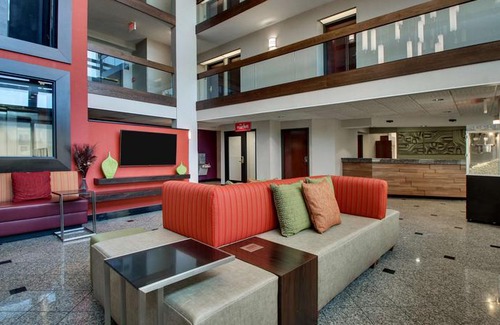 Evansville Hotel | Drury Inn & Suites Evansville East