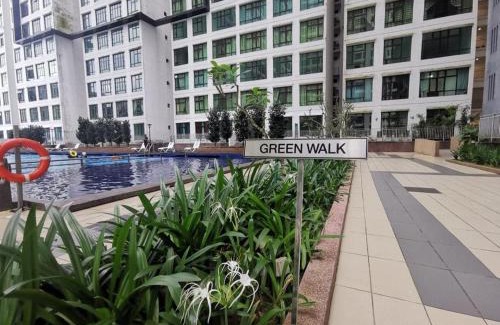 Kempas Apartment | DSummit 3bedroom WiFi Netflix 5 Pax