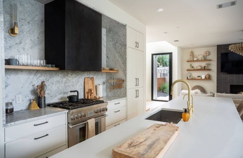 Bouldin House | DT Luxury Oasis W Pool & Gym
