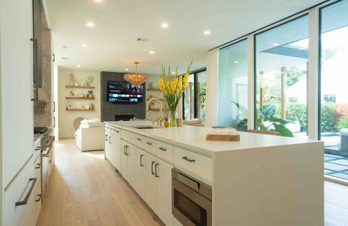 Bouldin House | DT Luxury Oasis W Pool & Gym