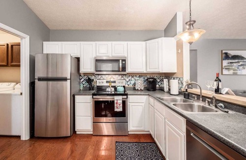 Riverside House | DUBLIN GETAWAY - NEAR COLUMBUS!