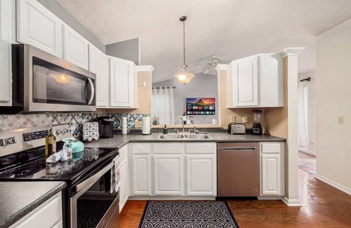 Riverside House | DUBLIN GETAWAY - NEAR COLUMBUS!