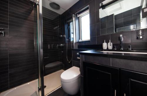 Ballsbridge House | Dublin Retreat Sleeps 6 with Parking