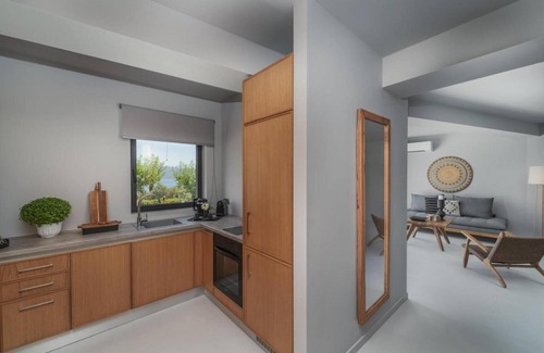 Nikiana House | Duchess Suite - Cavalier Suites