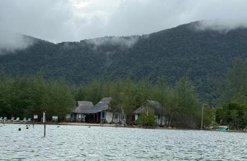 Ham Ninh Hotel | Dugong Bay - Làng Ẩm Thực & Sinh Thái - Eco & Seafood Village