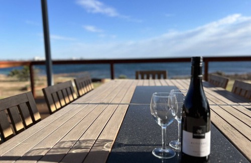 North Beach Apartment | Dukes of Yorkes - Wallaroo Beach Frontage - Entire Home