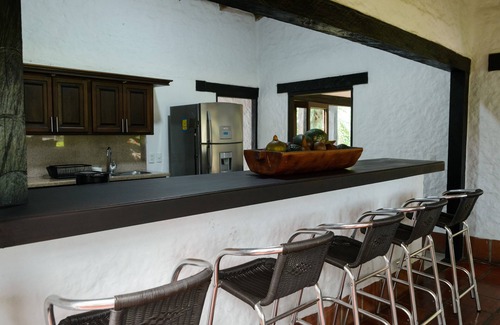 Rozo House | Dulce Como la Caña/Sweet Like Sugar Cane