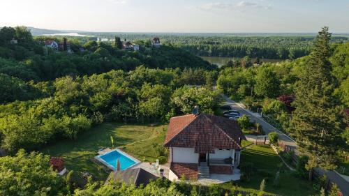 Mladenovac House | Dunavski konaci