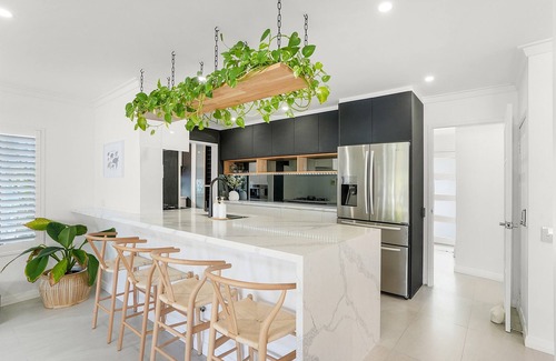 Duncraig House | Duncraig Dream with Pool and Alfresco BBQ