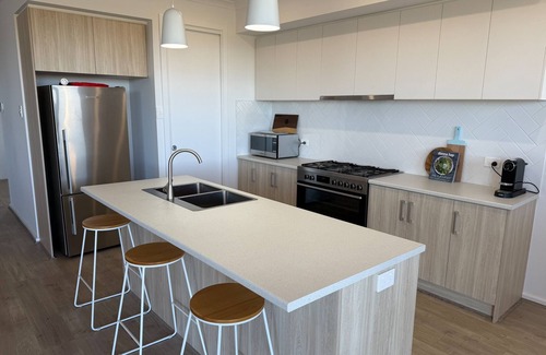 Muloowurtie House | Dune Sea - Modern 2 storey , Beachfront! Off Peak special available!