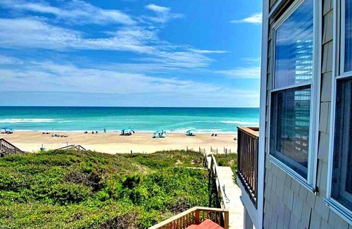 Emerald Isle House | Dunecliff East is beautiful 5BR OCEANFRONT – Perf for Families!