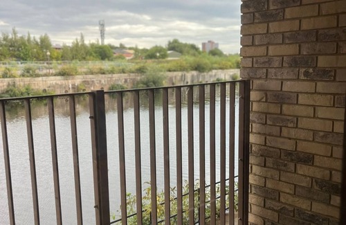 Trafford Apartment | Duplex 2 bedroom Riverview Apartment in Salford can sleep for 6