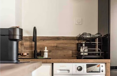 Quartier Administrations Apartment | Duplex 2 minutes from the arena and maison carrée