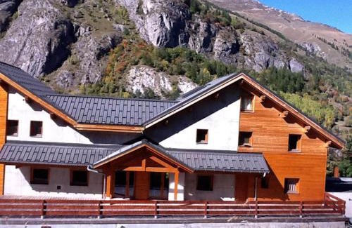 Valloire Apartment | Duplex 5 pièces, 10 pers, balcon, près télécabine, animaux admis, parking dispo, Valloire - FR-1-263-210