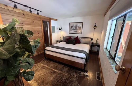 Drake Hotel | Duplex Cabin (#13) at The Woolly Bugger Inn