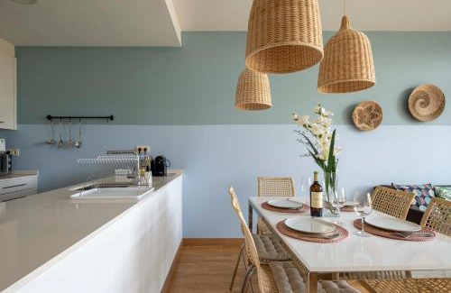 El Port Apartment | Duplex Fira Bcn and 15' from Bcn city center with pool